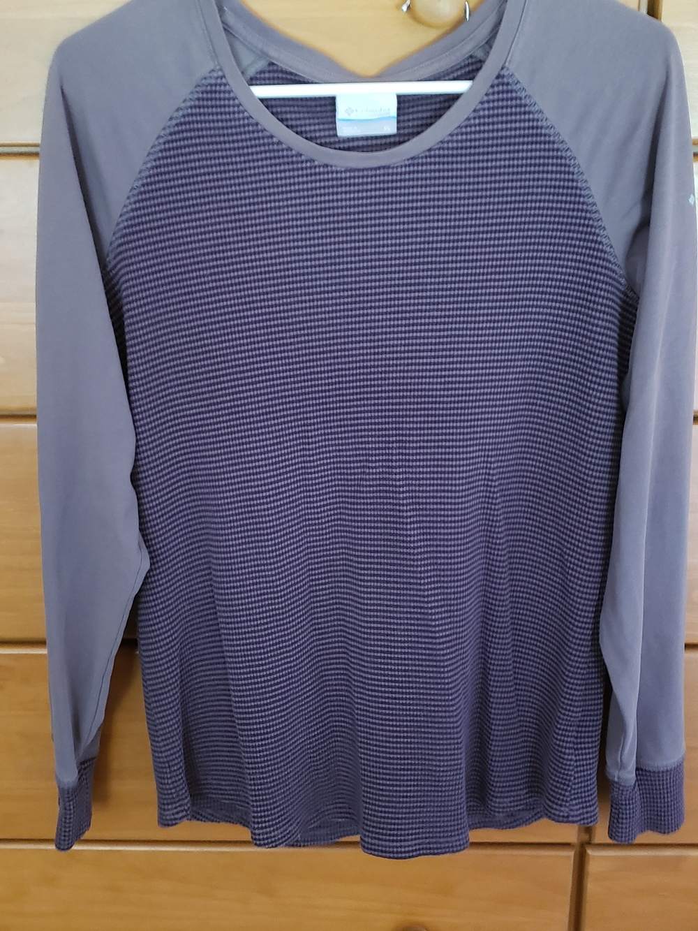 Columbia Women's Long-Sleeve Raglan Top - Gray